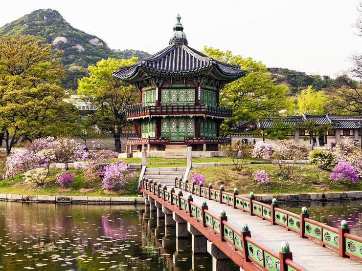 Korea Travel Package: Discover the Best of Tradition, Culture, and Modern Charm 1 shutterstock 136950572 destinationMain 1533293709144